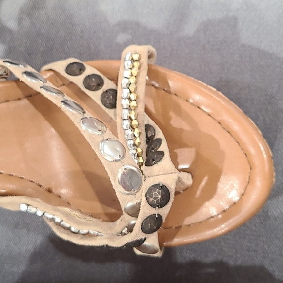 Womens Steve Madden Sandals Studded ankle strap cork heel size 9 - Picture 3 of 4